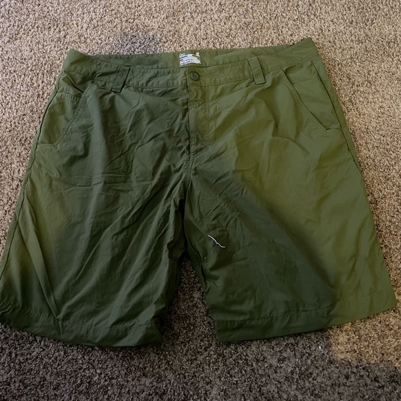 Under Armour Shorts - Picture 1 of 3